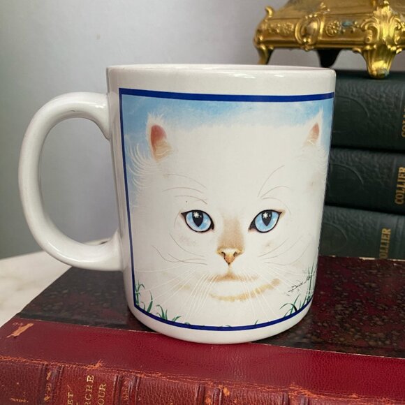 Vintage Fluffy blue eyed Cat Kitten 80s 90s Mug Cup - Picture 2 of 4